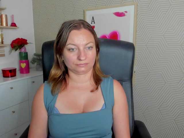 angelaLove13 live cam on BongaCams