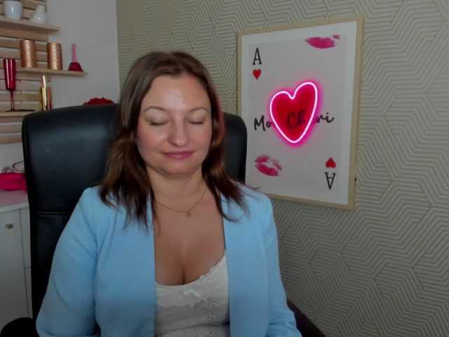 angelaLove13 live cam preview