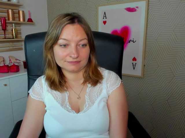 angelaLove13 live cam on BongaCams
