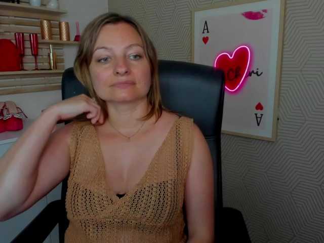 angelaLove13 live cam on BongaCams