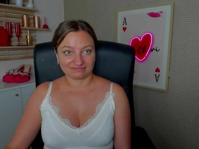 angelaLove13 live cam on BongaCams