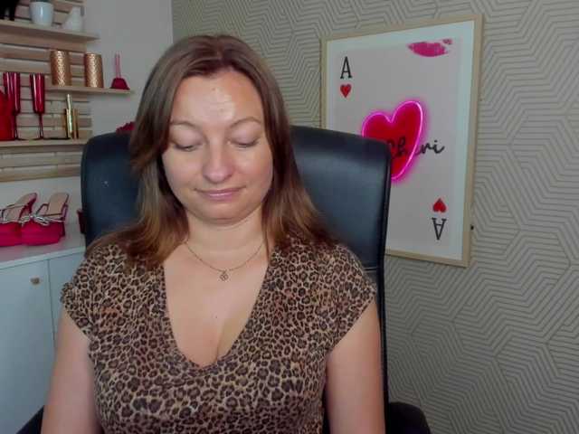 angelaLove13 live cam on BongaCams