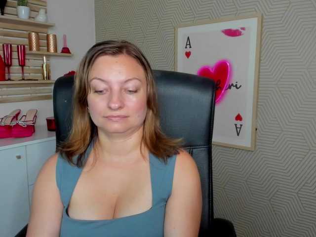angelaLove13 live cam on BongaCams