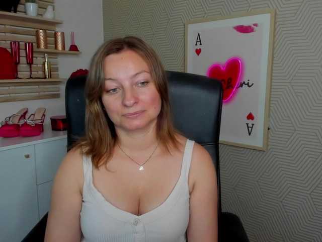 angelaLove13 live cam on BongaCams