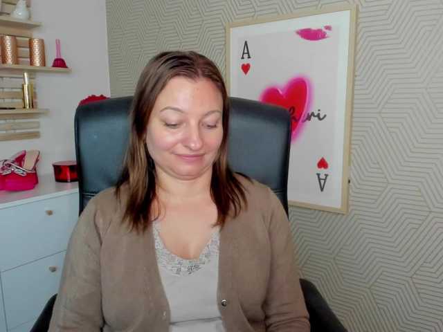 angelaLove13 live cam preview