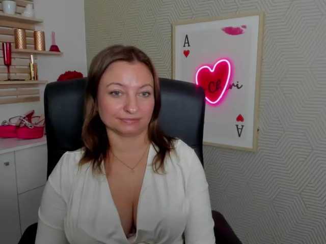angelaLove13 live cam preview