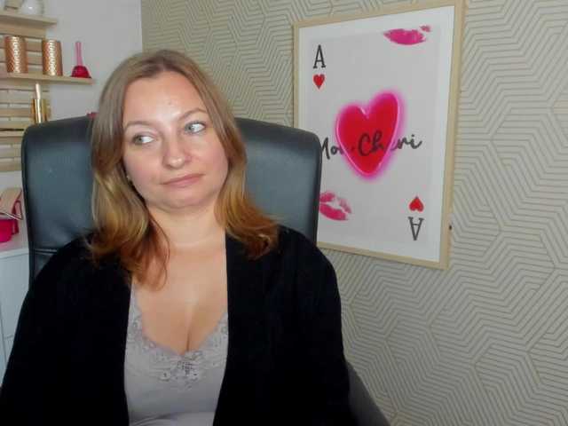 angelaLove13 live cam on BongaCams