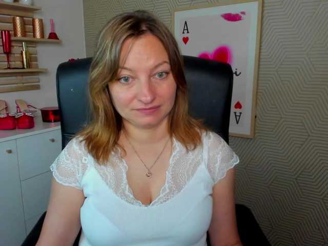 angelaLove13 live cam on BongaCams