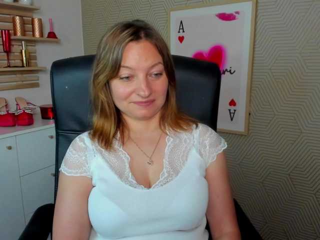angelaLove13 webcam