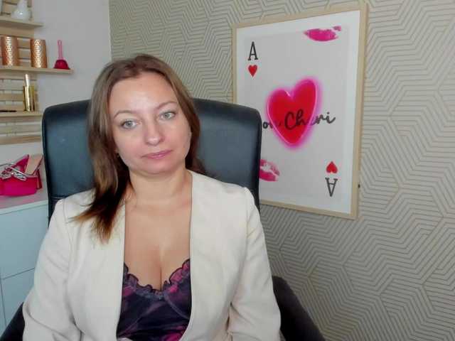 angelaLove13 live cam preview