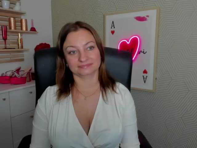 angelaLove13 live cam preview