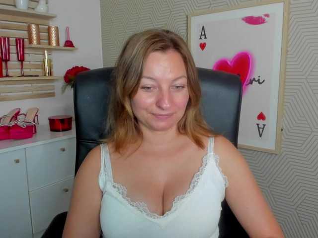 angelaLove13 live cam on BongaCams
