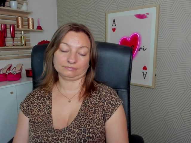 angelaLove13 live cam on BongaCams