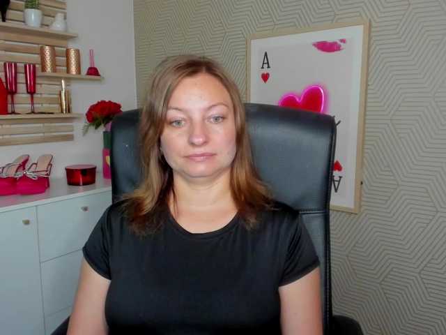 angelaLove13 live cam on BongaCams