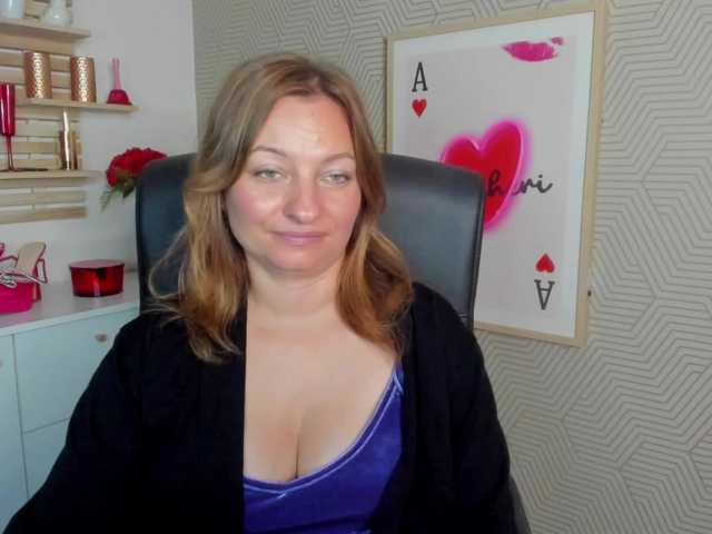 angelaLove13 live cam on BongaCams