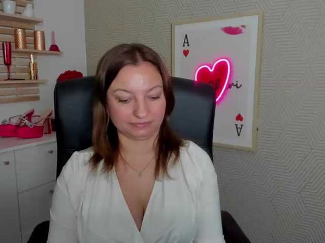 angelaLove13 live cam preview