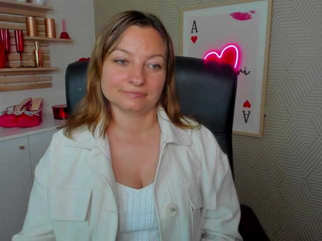 angelaLove13 live cam on BongaCams