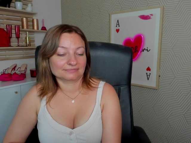 angelaLove13 live cam on BongaCams