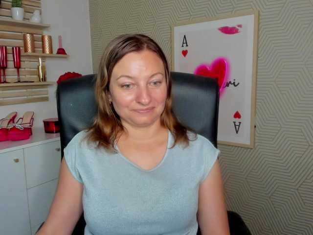 angelaLove13 live cam on BongaCams