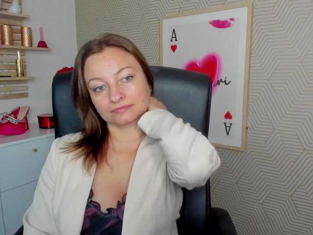 angelaLove13 live cam preview
