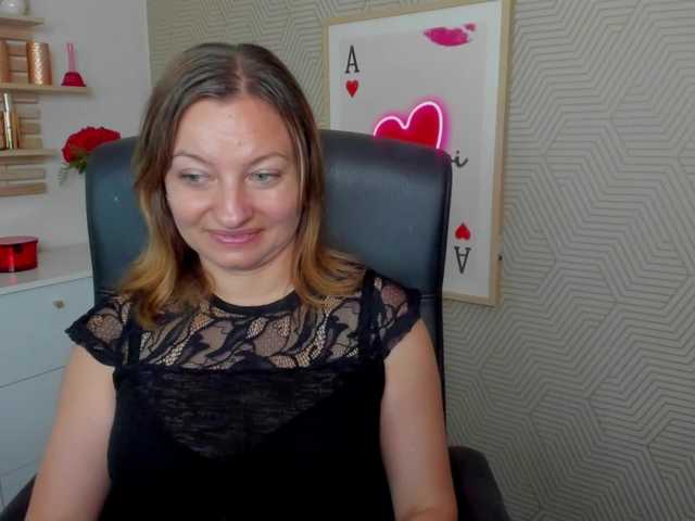 angelaLove13 live cam on UnifiedCams