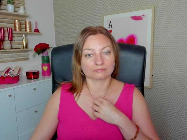 angelaLove13 live cam on BongaCams