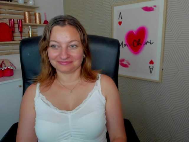 angelaLove13 live cam on BongaCams
