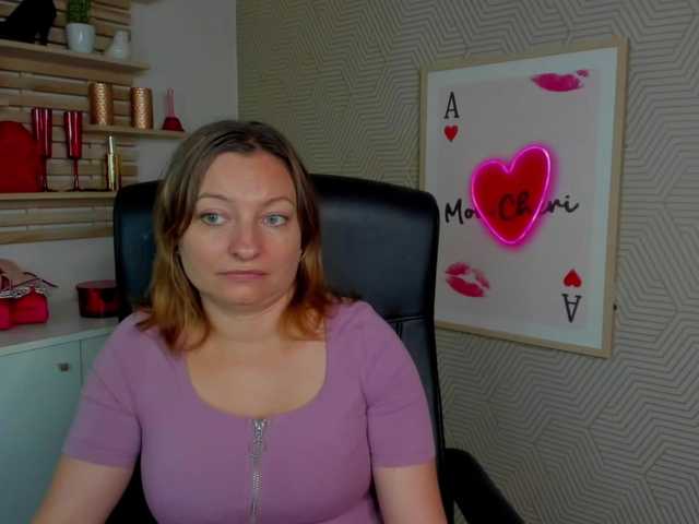 angelaLove13 live cam on UnifiedCams