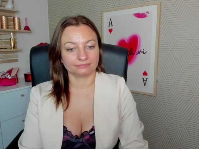 angelaLove13 live cam preview
