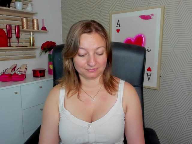 angelaLove13 live cam on BongaCams