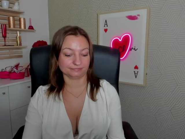 angelaLove13 live cam preview