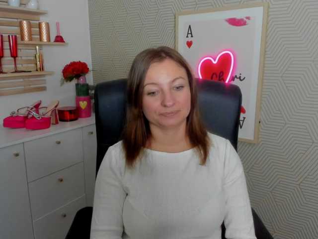 angelaLove13 live cam preview