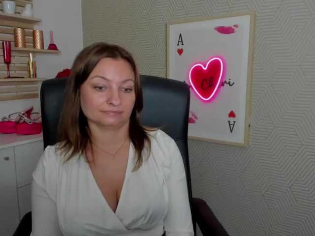 angelaLove13 live cam preview