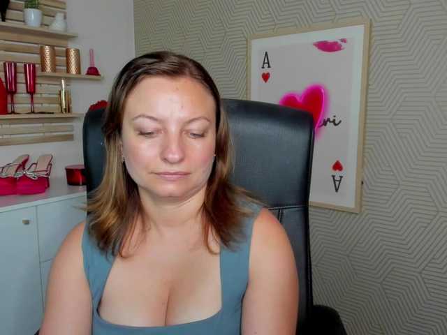 angelaLove13 live cam on BongaCams