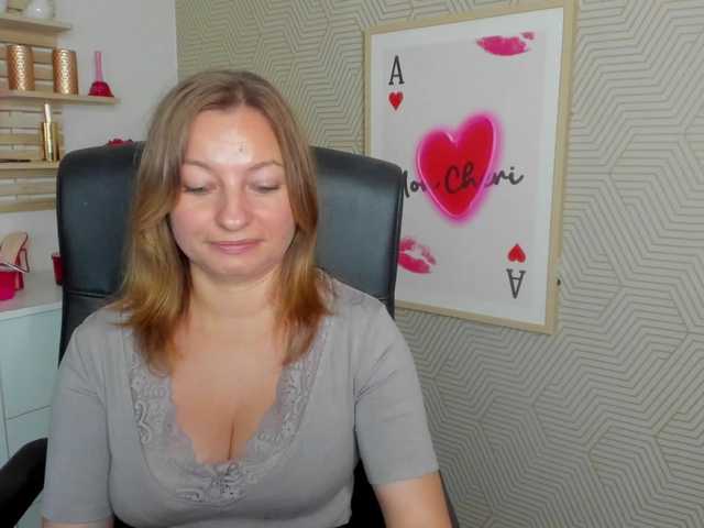 angelaLove13 live cam on BongaCams
