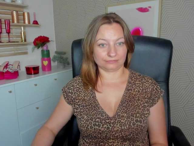 angelaLove13 live on BongaCams