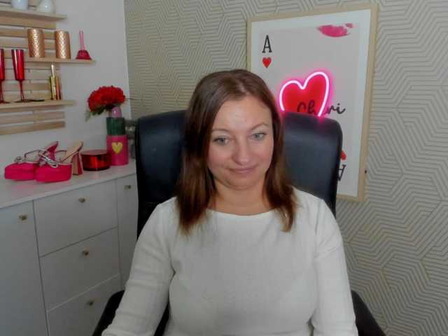 angelaLove13 live cam preview