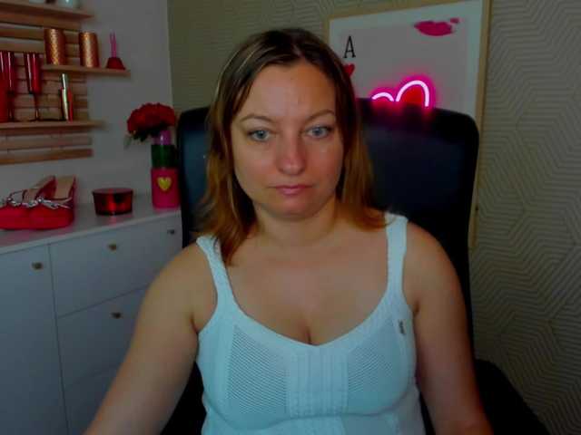 angelaLove13 live cam on BongaCams
