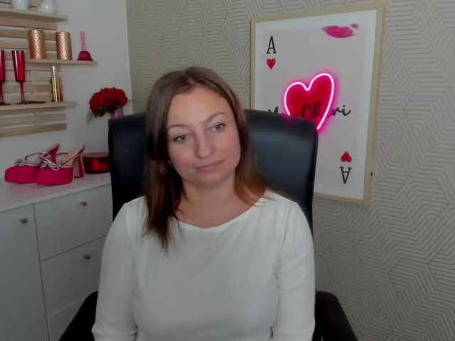 angelaLove13 live cam preview
