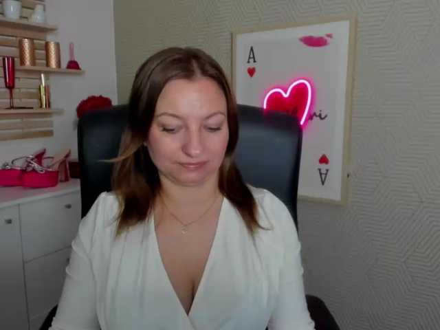 angelaLove13 live cam preview