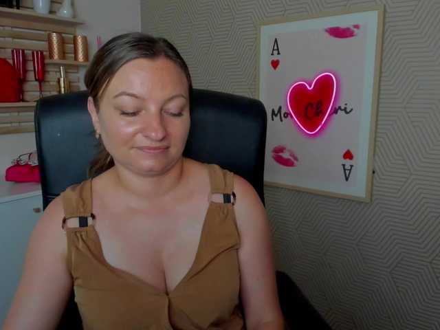 angelaLove13 live cam on BongaCams
