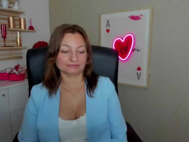 angelaLove13 live cam preview