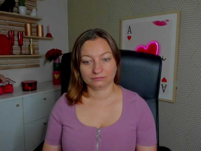 angelaLove13 live cam on UnifiedCams