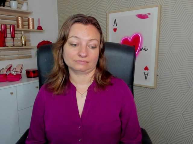 angelaLove13 live cam on UnifiedCams