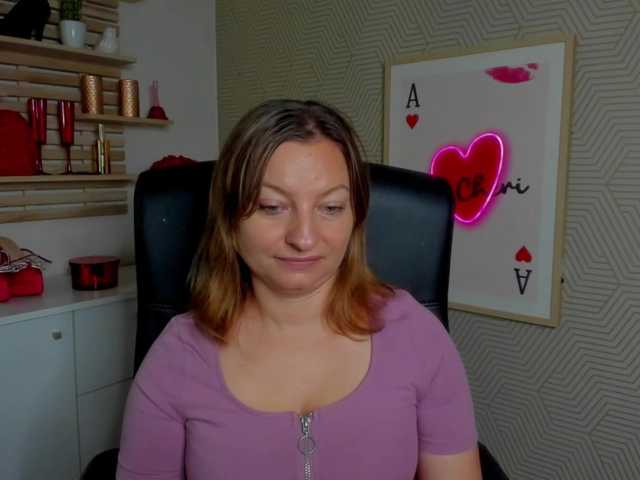 angelaLove13 live cam on UnifiedCams
