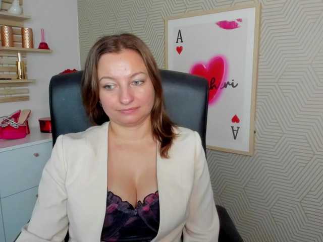 angelaLove13 live cam preview