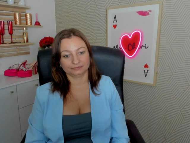 angelaLove13 live cam on BongaCams