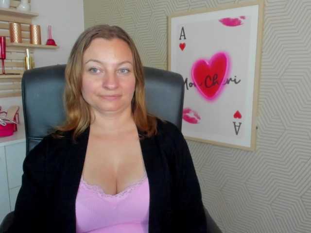 angelaLove13 live cam on BongaCams