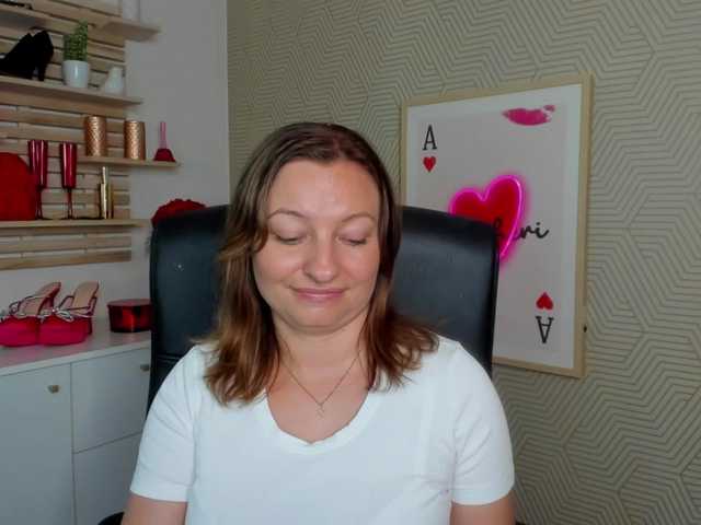 angelaLove13 live cam on UnifiedCams