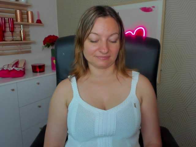 angelaLove13 live cam on BongaCams